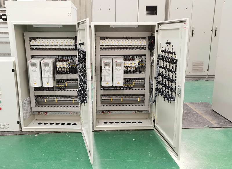泵站控制柜實(shí)拍