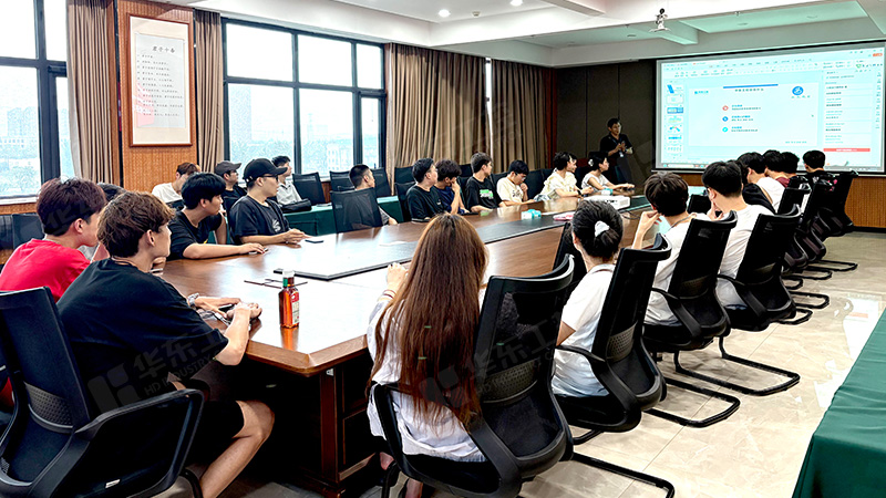 深化校企合作，華東工控迎來鄭州經(jīng)貿(mào)學(xué)院智慧制造學(xué)院學(xué)子實習(xí)