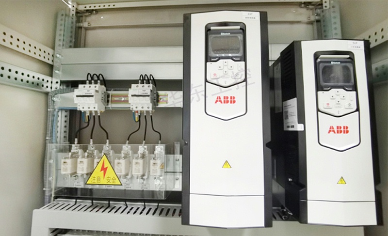 變頻柜細節(jié)