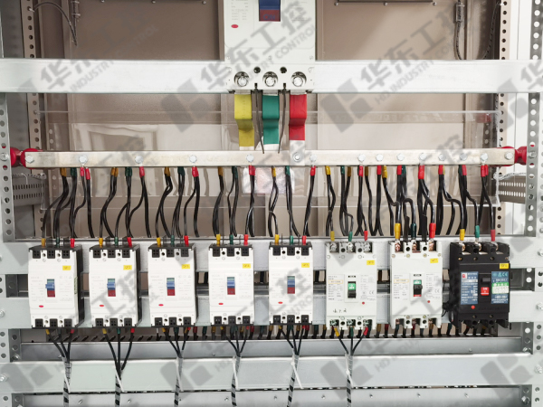 電容補償柜細節(jié)